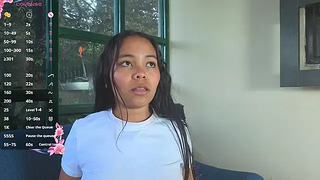 SophiaGuzman's cam snapshot