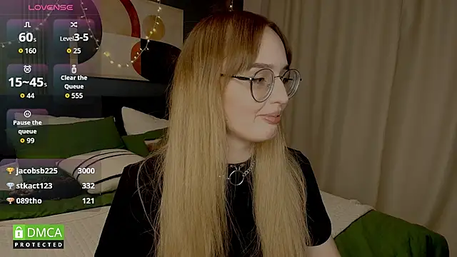 AdeLuna's cam snapshot