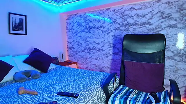 Camila_IRoose's cam snapshot