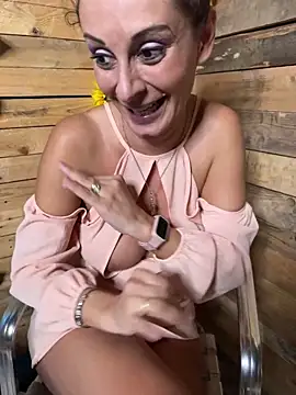 therealbeverlycious's cam snapshot