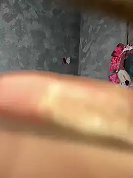 FavoriteKira's cam snapshot