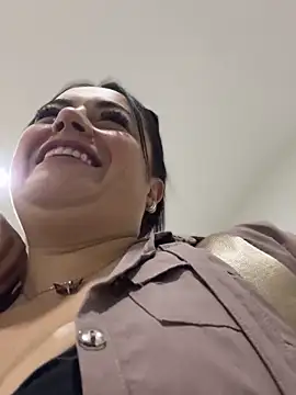 Lesly_10-'s cam snapshot