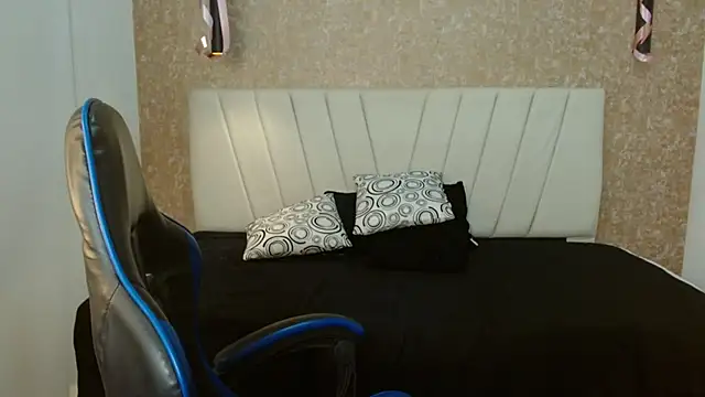 POCAHONTAS---'s cam snapshot