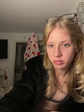 RosieLovexoxx's cam snapshot