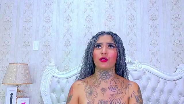 EmilieLake's cam snapshot