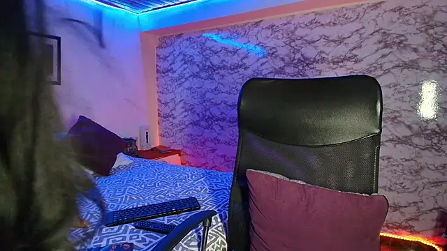 Camila_IRoose's cam snapshot