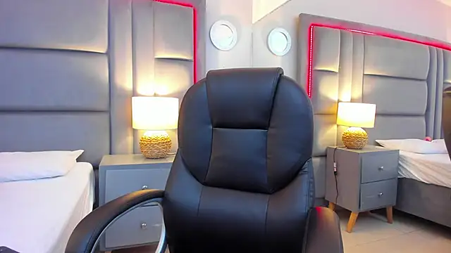 GabyMoreau's cam snapshot