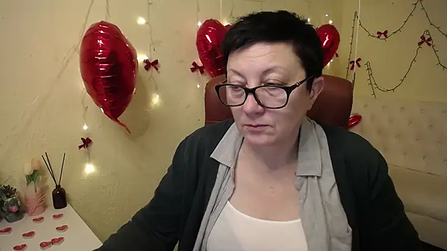 EmilyL0ve's cam snapshot