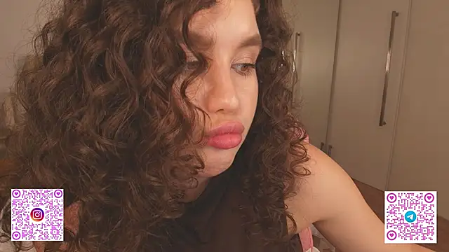 Ariella_Sol's cam snapshot