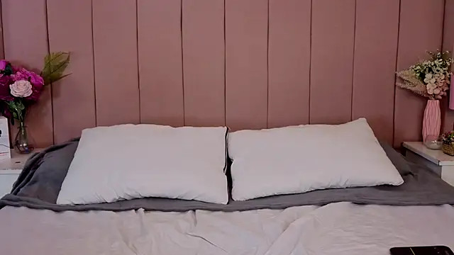 MollyBigBoobs12's cam snapshot