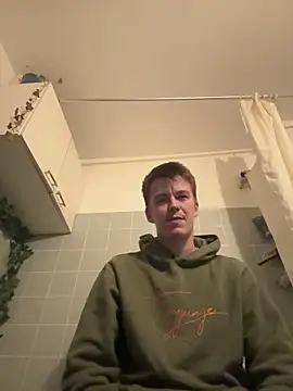 Toyjungee's cam snapshot