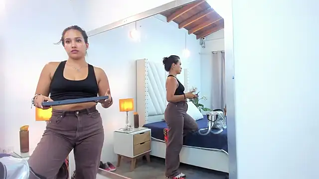 Emilysweet2's cam snapshot