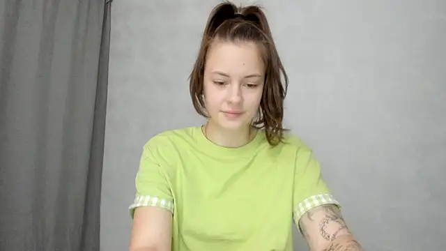 why_again_me's cam snapshot