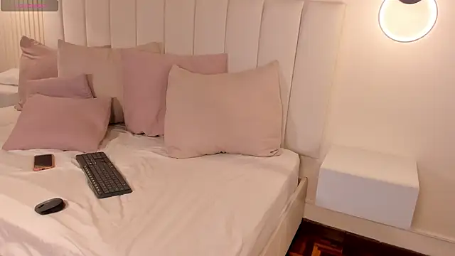 samanthaa_devine's cam snapshot