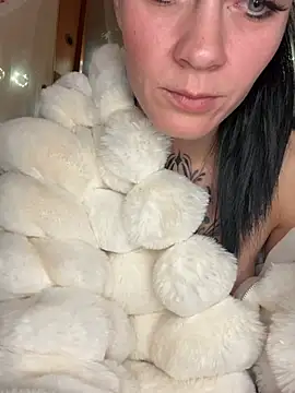 Feuchtes_traumchenn live sex cam