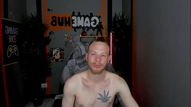 LandonMalone live sex cam