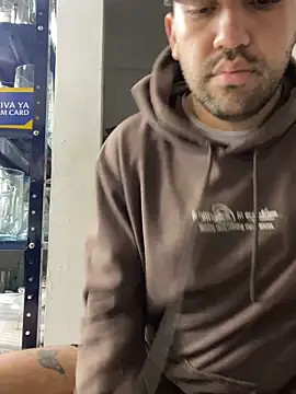 JuanZapata33 live sex cam