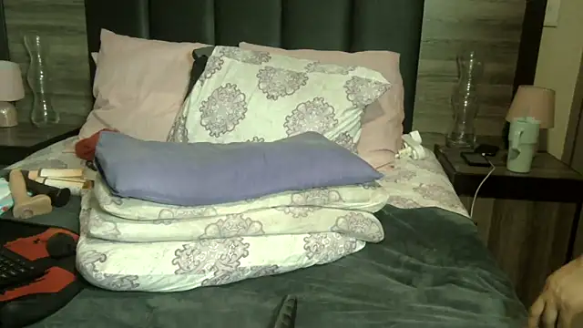 BigButt-MomJ75's cam snapshot