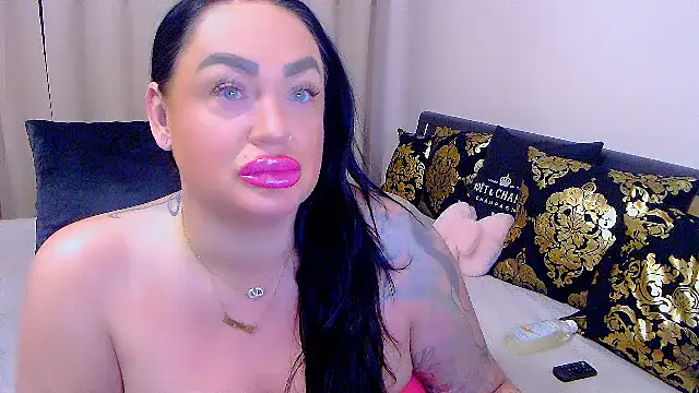 BustyVicky's cam snapshot