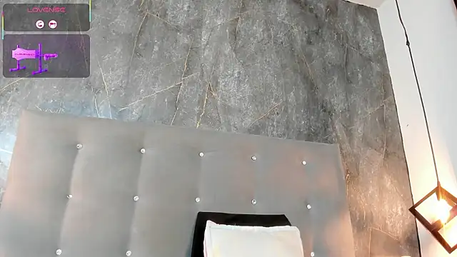 SexxyPamela's cam snapshot