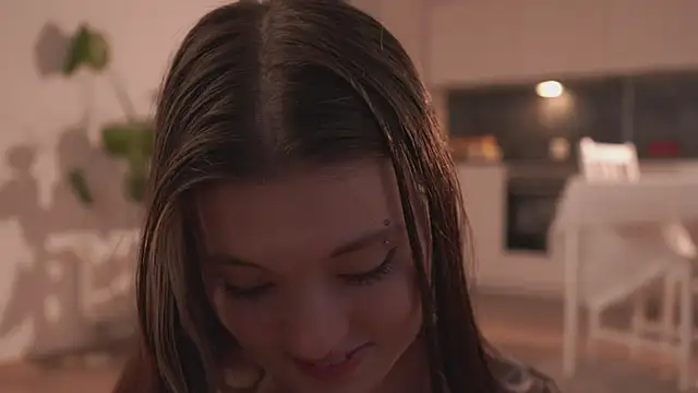 EleniRoeber's cam snapshot