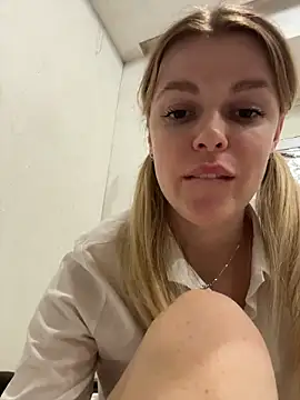 HarrietDart's cam snapshot