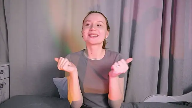 Lola_Raivis_'s cam snapshot