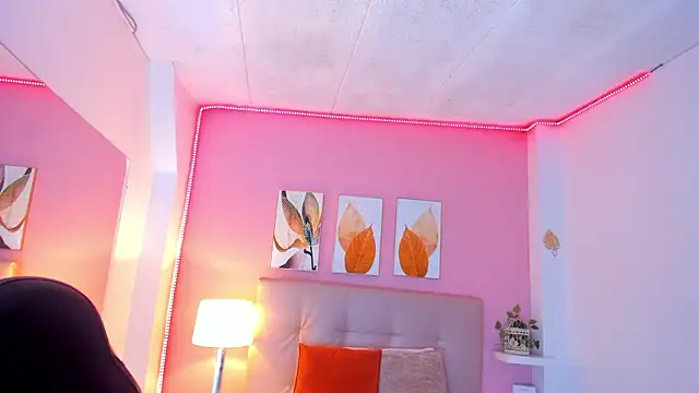 liaa_moretti_'s cam snapshot