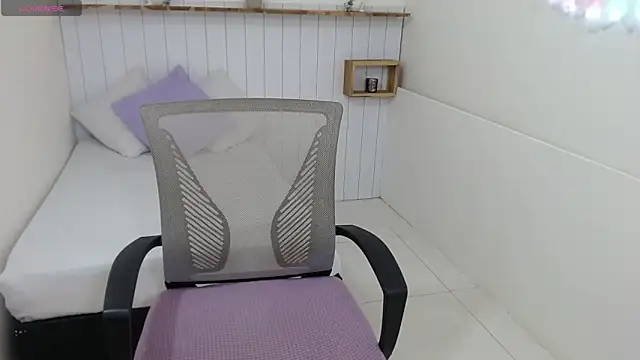 Mona_Mistic's cam snapshot