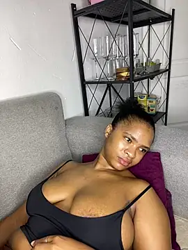 _Fifi's cam snapshot