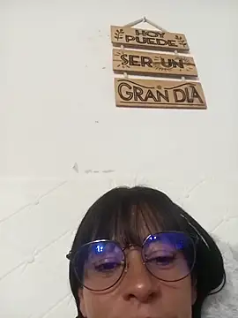 ilairahot's cam snapshot