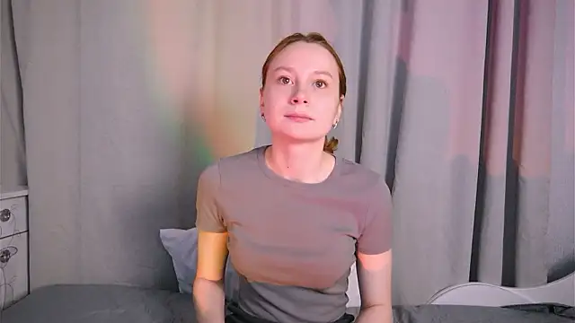 Lola_Raivis_'s cam snapshot