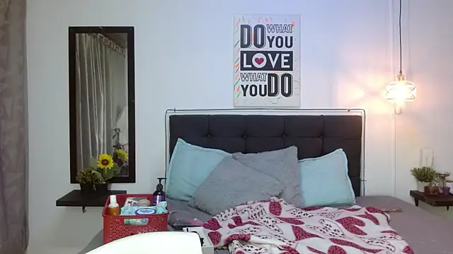 Keyla01_'s cam snapshot