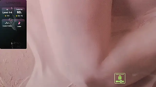 FreeBerryMILF's cam snapshot