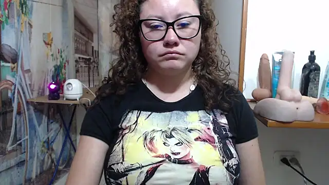 curly_greeneyed's cam snapshot