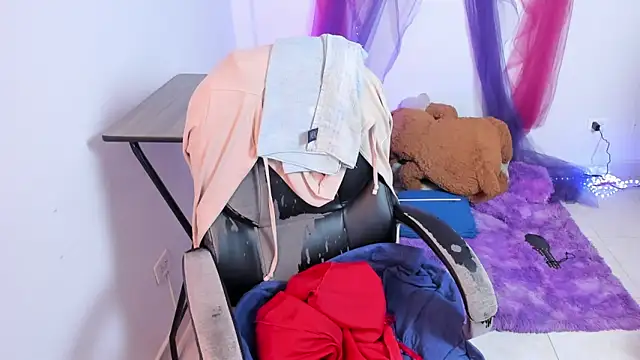 Queensamantha777 live sex cam