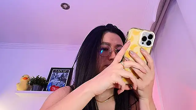 lilyy_evanss's cam snapshot