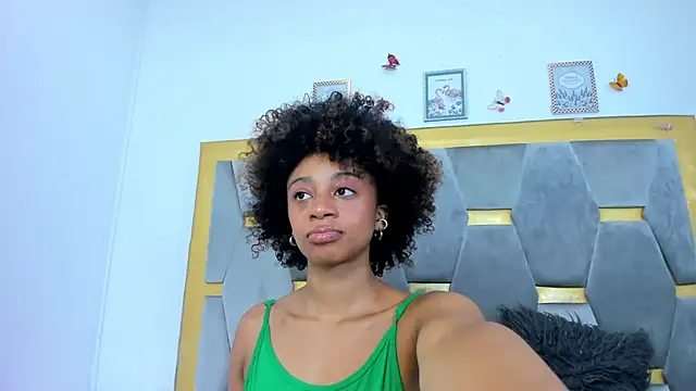 AliyahBrowns live sex cam