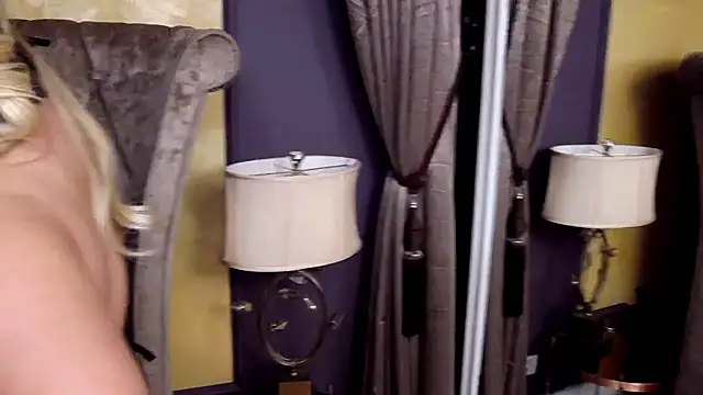 BustyGizelle live sex cam