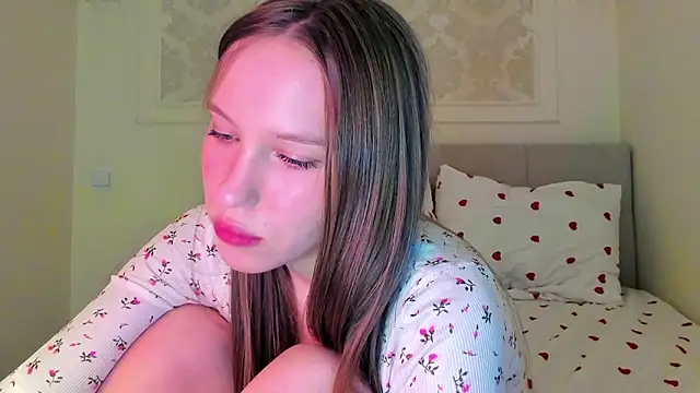 Alllura's cam snapshot