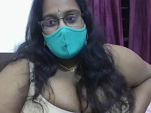 hootypriya's cam snapshot