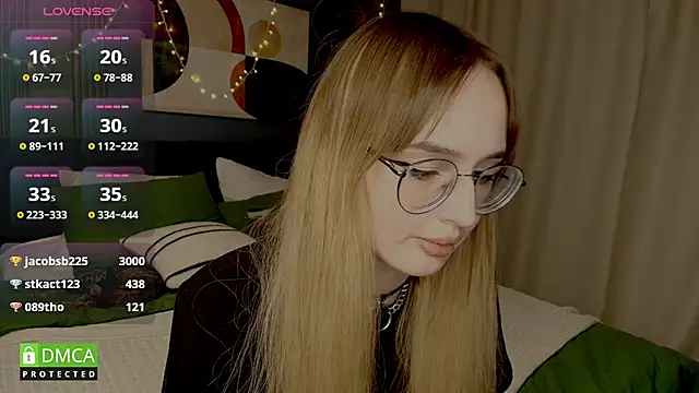 AdeLuna's cam snapshot