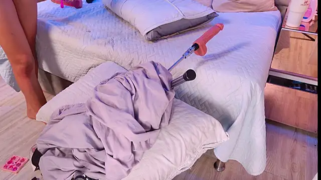 crystal_gilton's cam snapshot