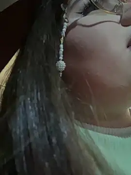 Kitty_Bms_'s cam snapshot