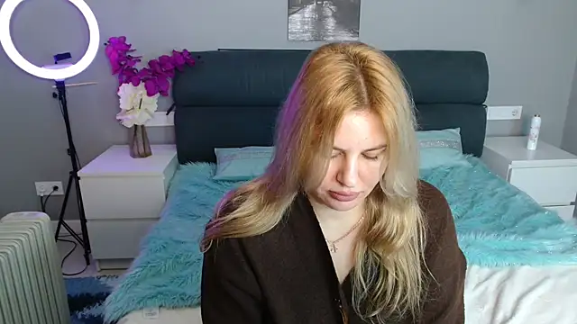 Passion-Blondy's cam snapshot