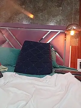 IsisBlake's cam snapshot