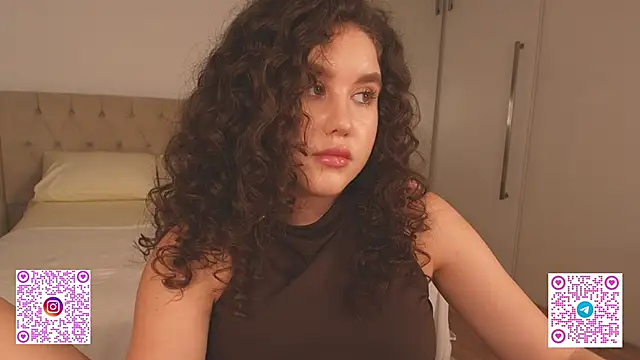 Ariella_Sol's cam snapshot