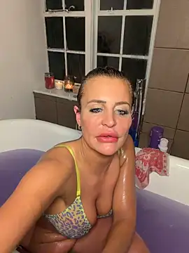 AliceDx's cam snapshot