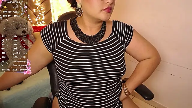 heluejamil's cam snapshot