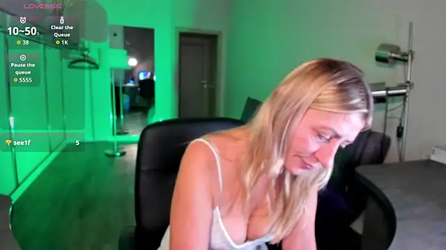 ZoeGrant's cam snapshot